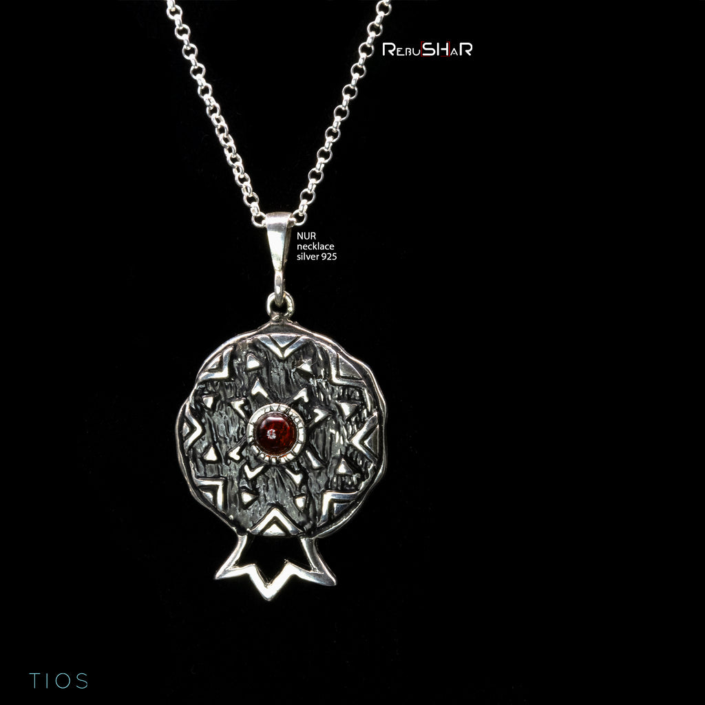 Collar Nur
