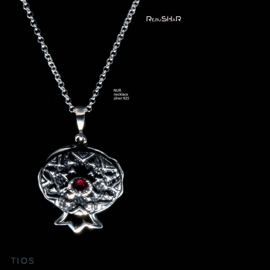 Collar Nur