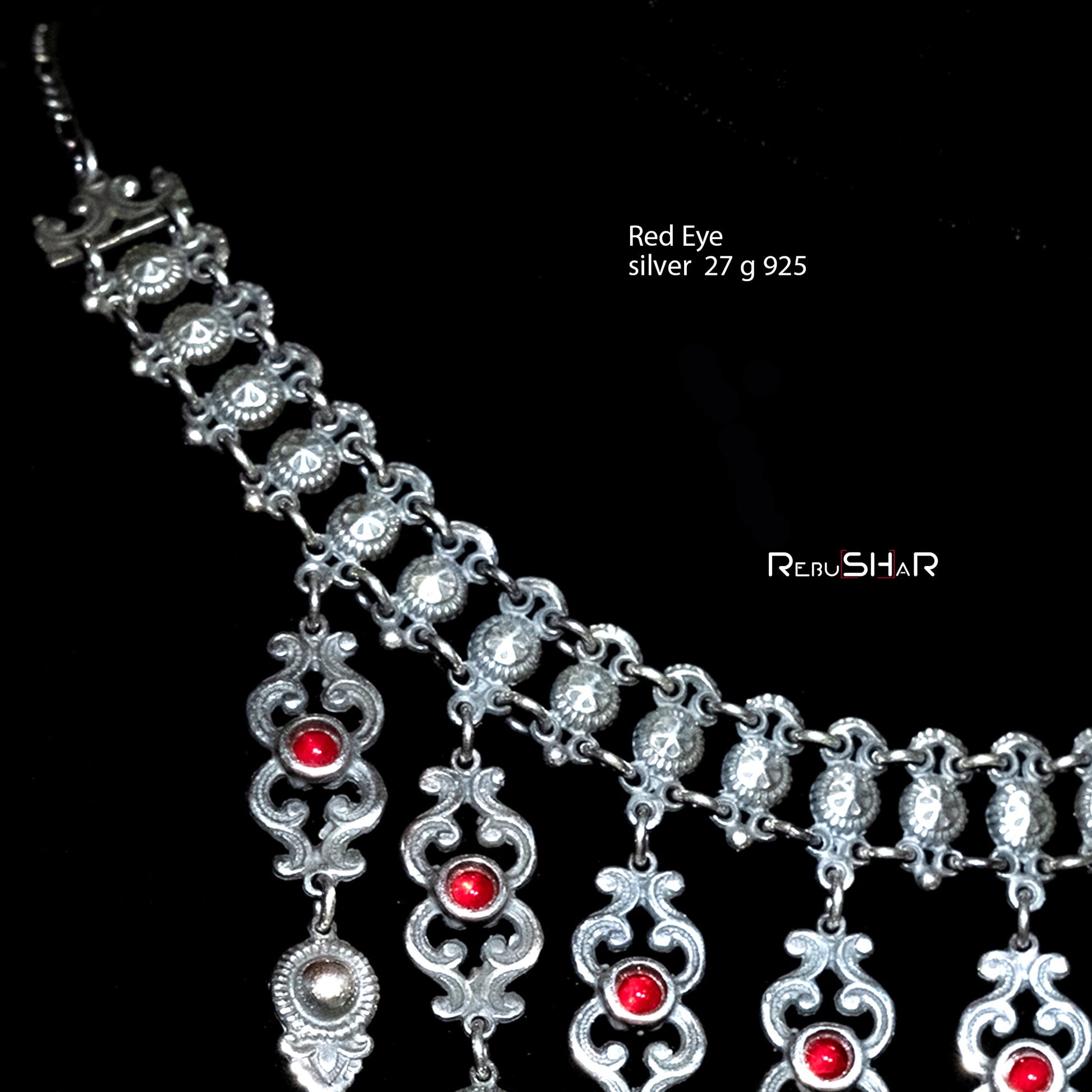 Conjunto de collar de ojos rojos