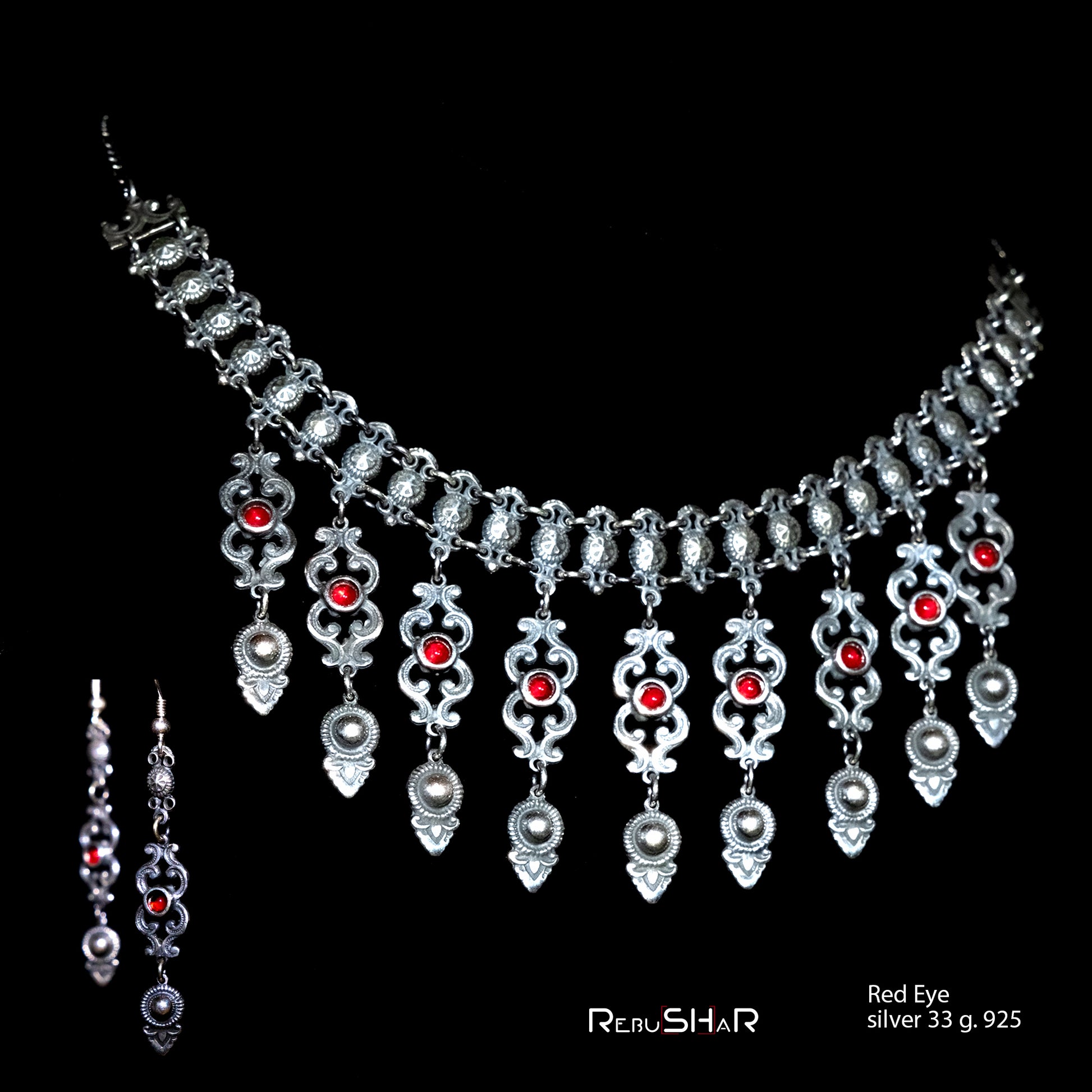 Conjunto de collar de ojos rojos
