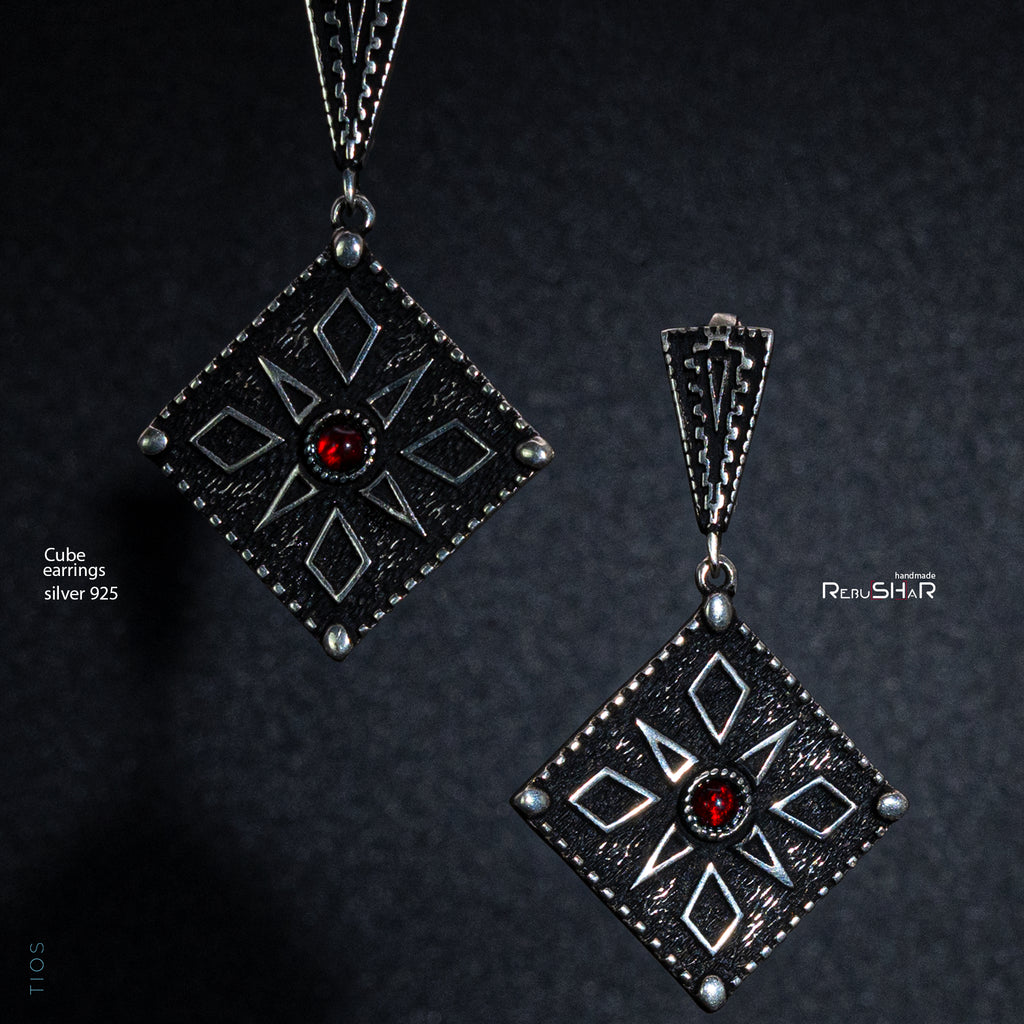 Pendientes de cubo